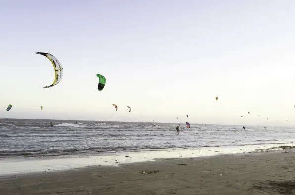 La playa abierta de Adícora, lista para navegar.